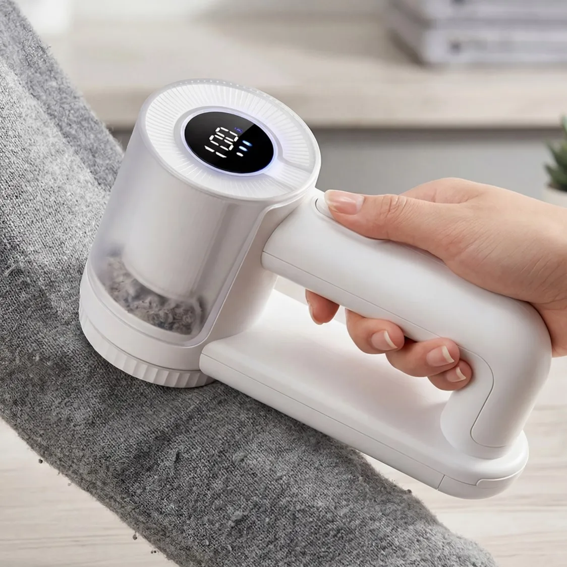 

Electric Fabric Shaver USB Rechargeable Clothing Sweater Defuzzer Fuzz Lint Remover with Smart LED Display 3 Speed Adjustable