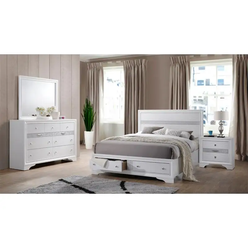 

Queen 4-Piece Traditional Style Storage Bedroom Set, Made of Wood in White Finish