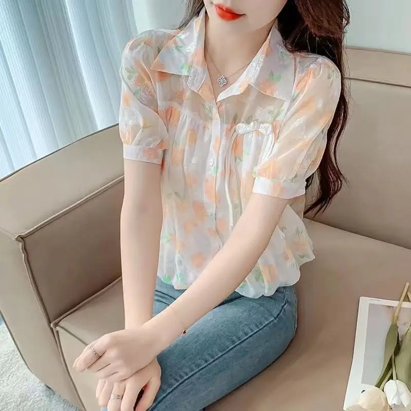 Moda risvolto stampato pieghe bottoni camicie con lacci abbigliamento femminile 2025 estate nuova manica corta allentata top coreani camicette dolci
