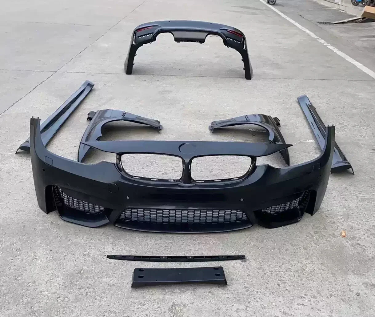 Car body kit for BMW 3 series F30 F35 13-19 modified m3 style front rear bumper grill fender Side skirt widen surround