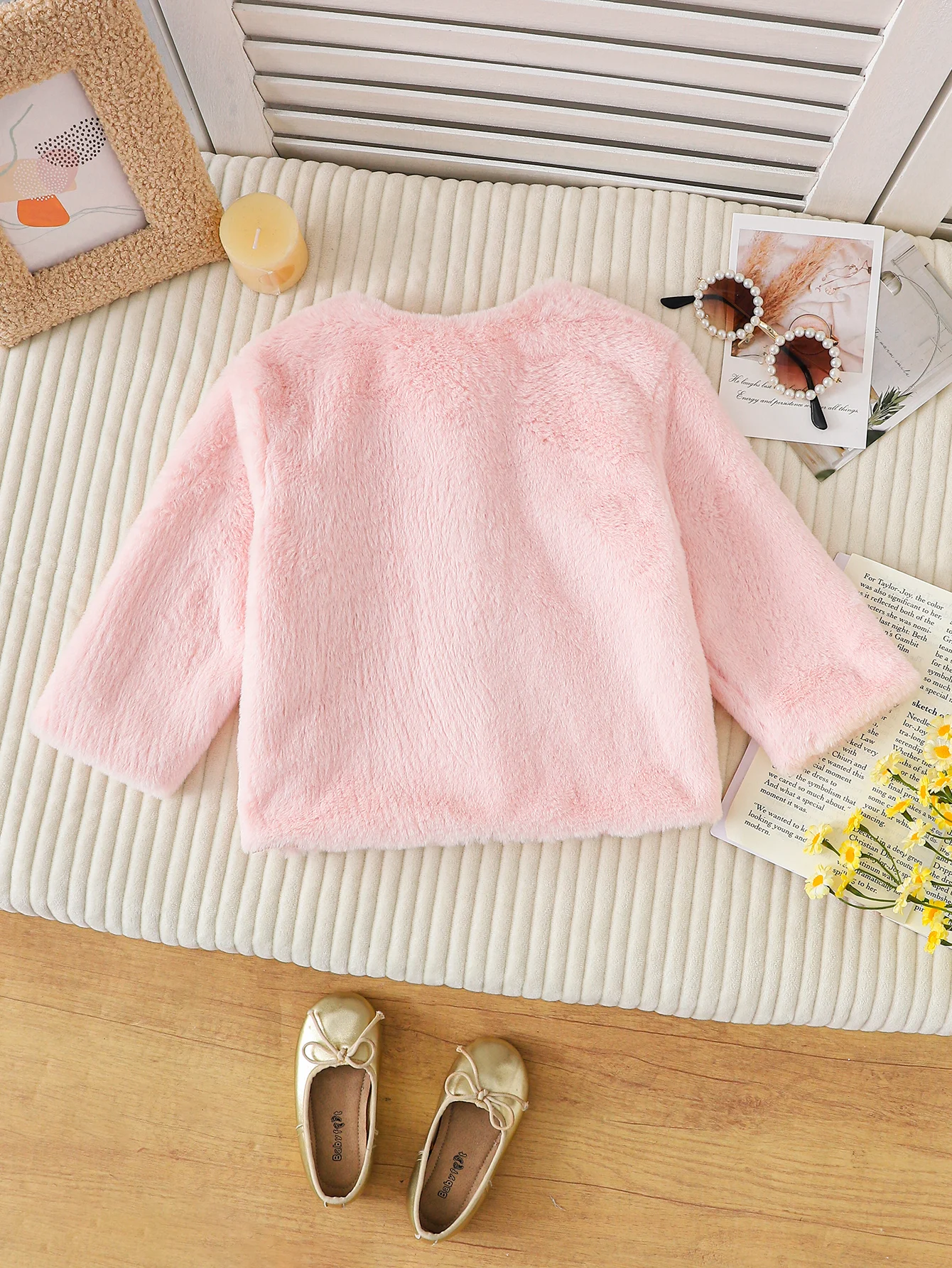 Girls Soft Pink Fluffy Short Jacket round Neck Open Cardigan Design with Cute White Heart Shaped Buttons Baby Outerwear