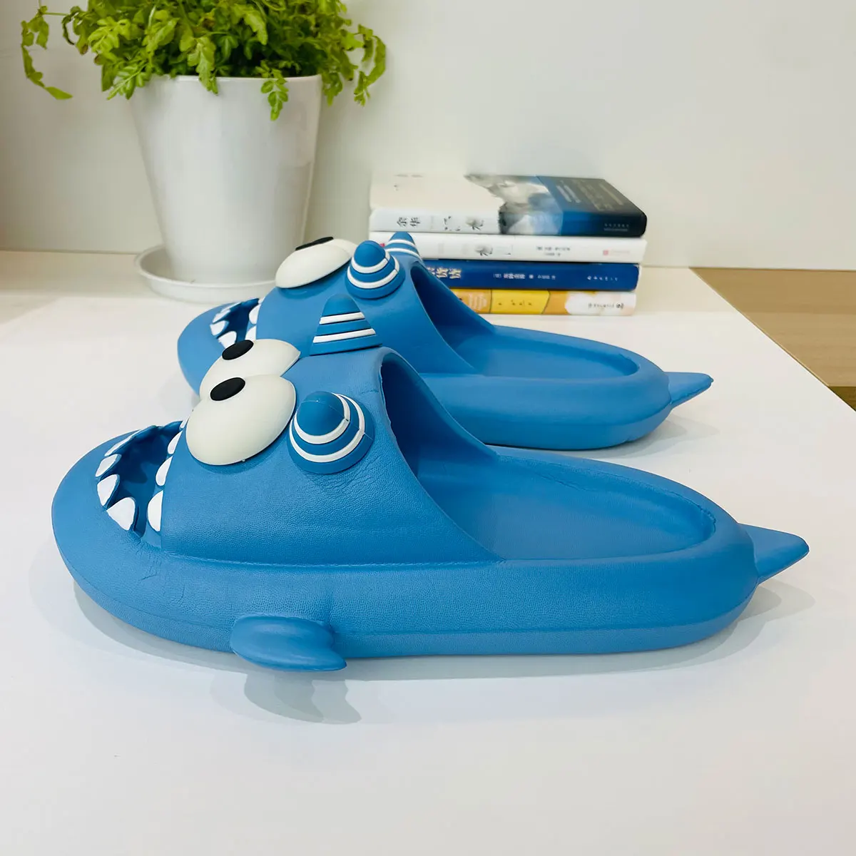 Mo Dou Cute Summer Sandals for Women Non Slip Indoor Bathroom Slippers for Men Soft Thick Sole Open Toe Men\'s Slides Beach Shoes