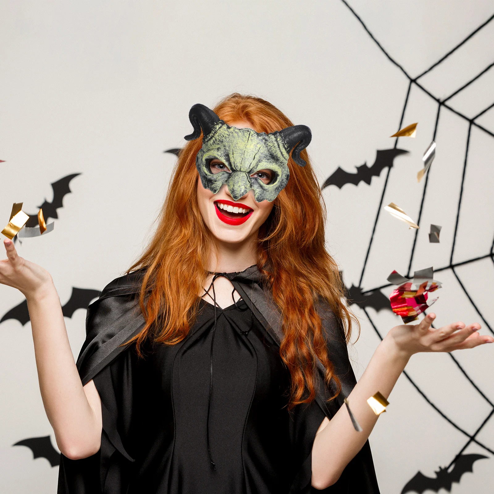 

Half Face Claw Devil Mask Beige Halloween Costume Party Horror Ghostlike Cosplay Scary Mask Horrible Halloween Masks