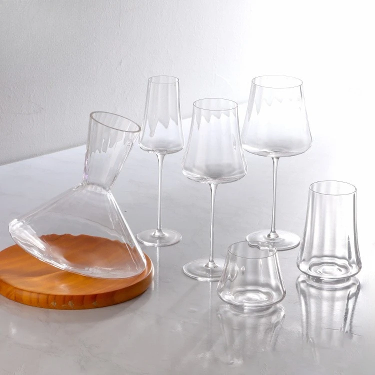 Nordic Wine Decanter Creative Spinning Top Wide Edge Tumbler with Wooden Stand Fast Aerating Pourer