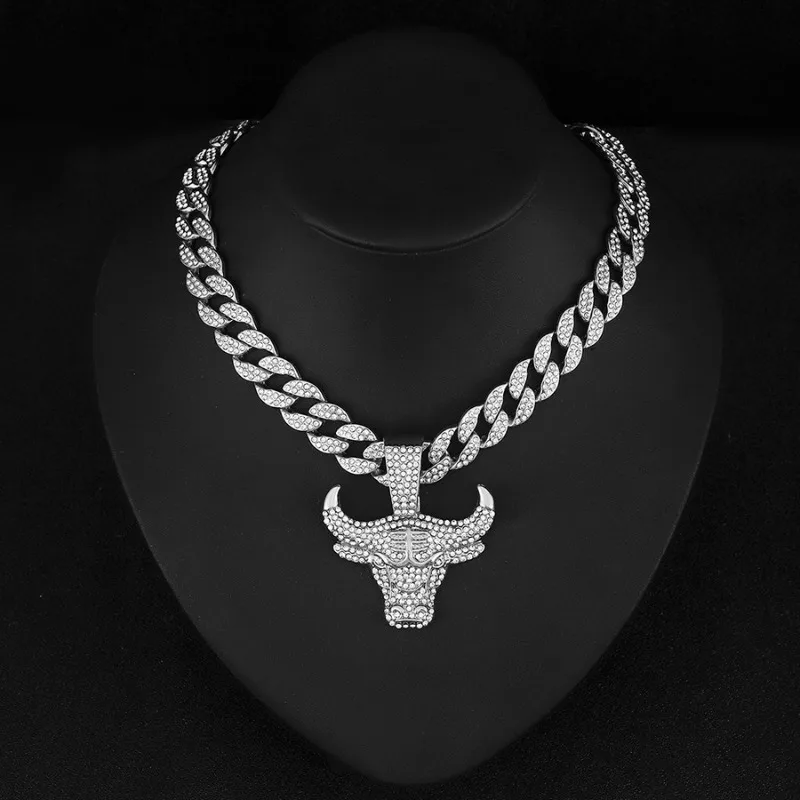 

Unique Bull Head Pendant Cuban Chain ,15mm Hip-Hop Streetwear Jewelry for Men & Women,Niche Animal Design Alloy Accessory