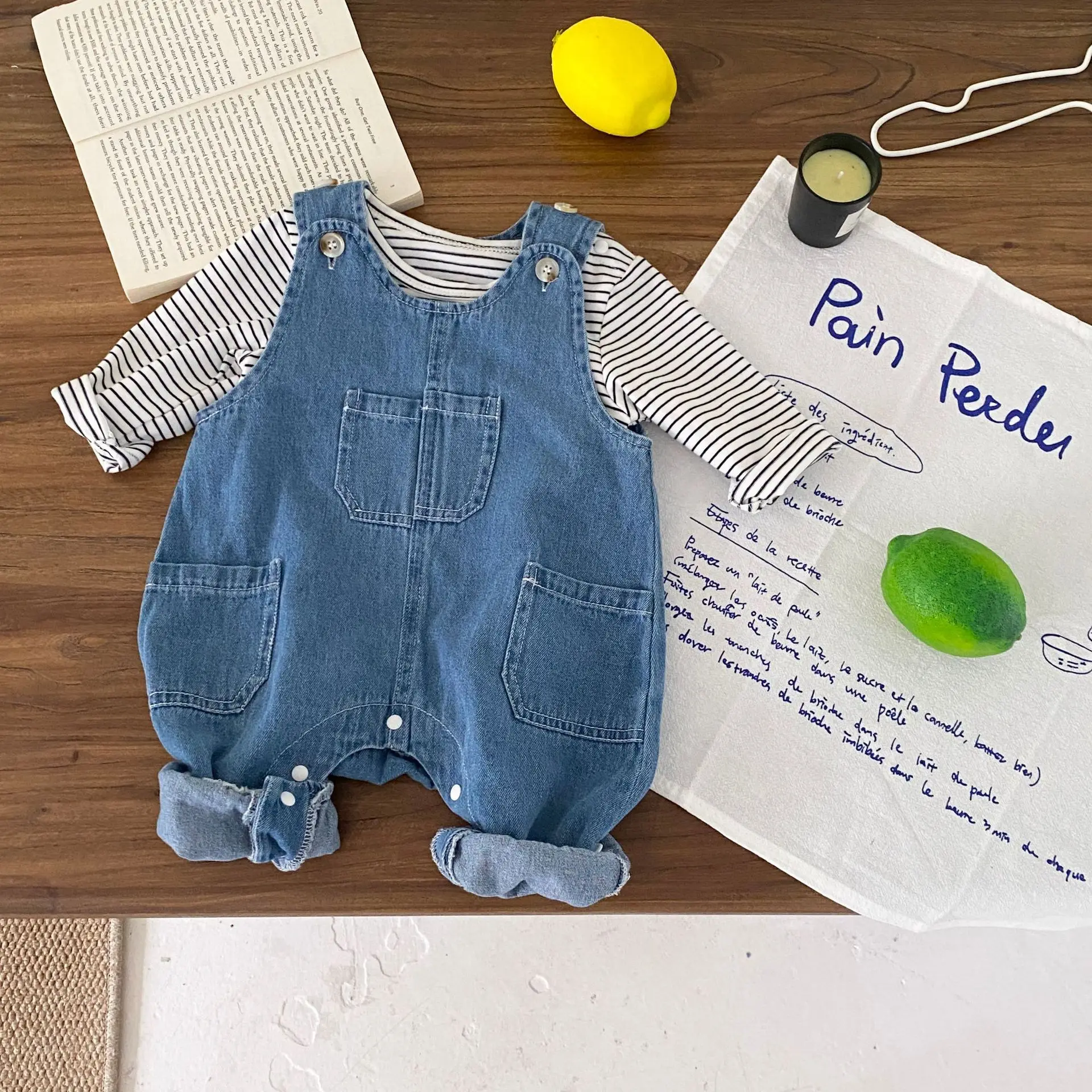 

Infant Boy Jumpsuit Toddler Girl Strap Trousers2025 Autumn New Baby Fashion Denim Overalls + Striped Bottoming Shirts 2pcs Suit