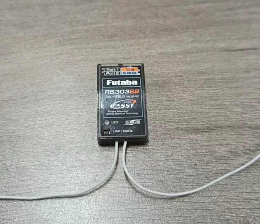 Futaba R6303SB 4.8-7.2V 2.4G High-Speed Micro/S.Bus/2.4GHz/3-18Ch Receiver  FASST 2.4GHz S.Bus Micro Receiver