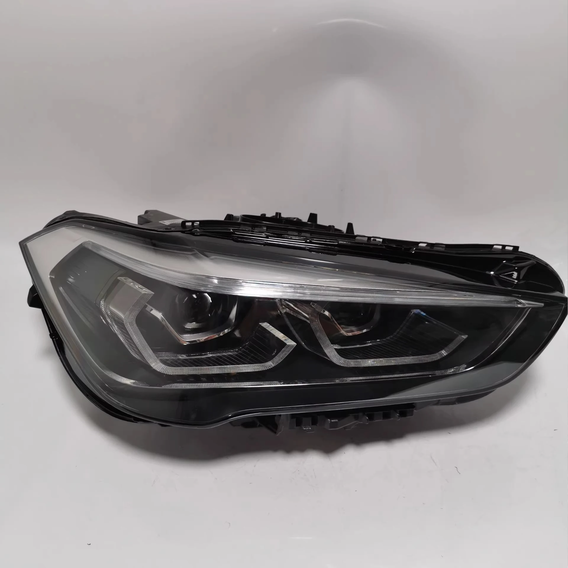 

1 шт. для BMW X1 F48, фары 2020-2023, светодиодные фары 63119477812/63119477811, версия для ЕС