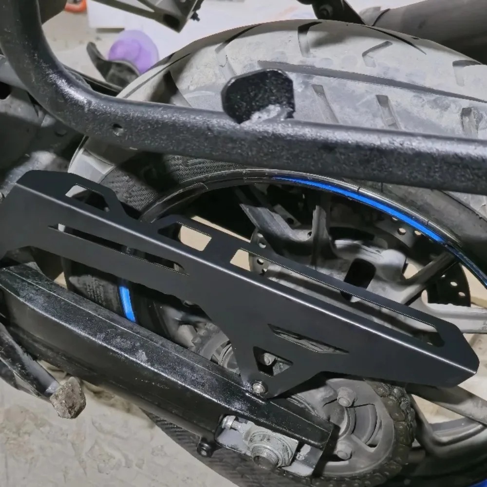 

FOR Suzuki DL650 DL1000 V-STROM 650 1000 VSTROM 1050 XT DE DL1050 2004-2023 2024 2025 2026 Chain Guard Cover Sprocket Protector