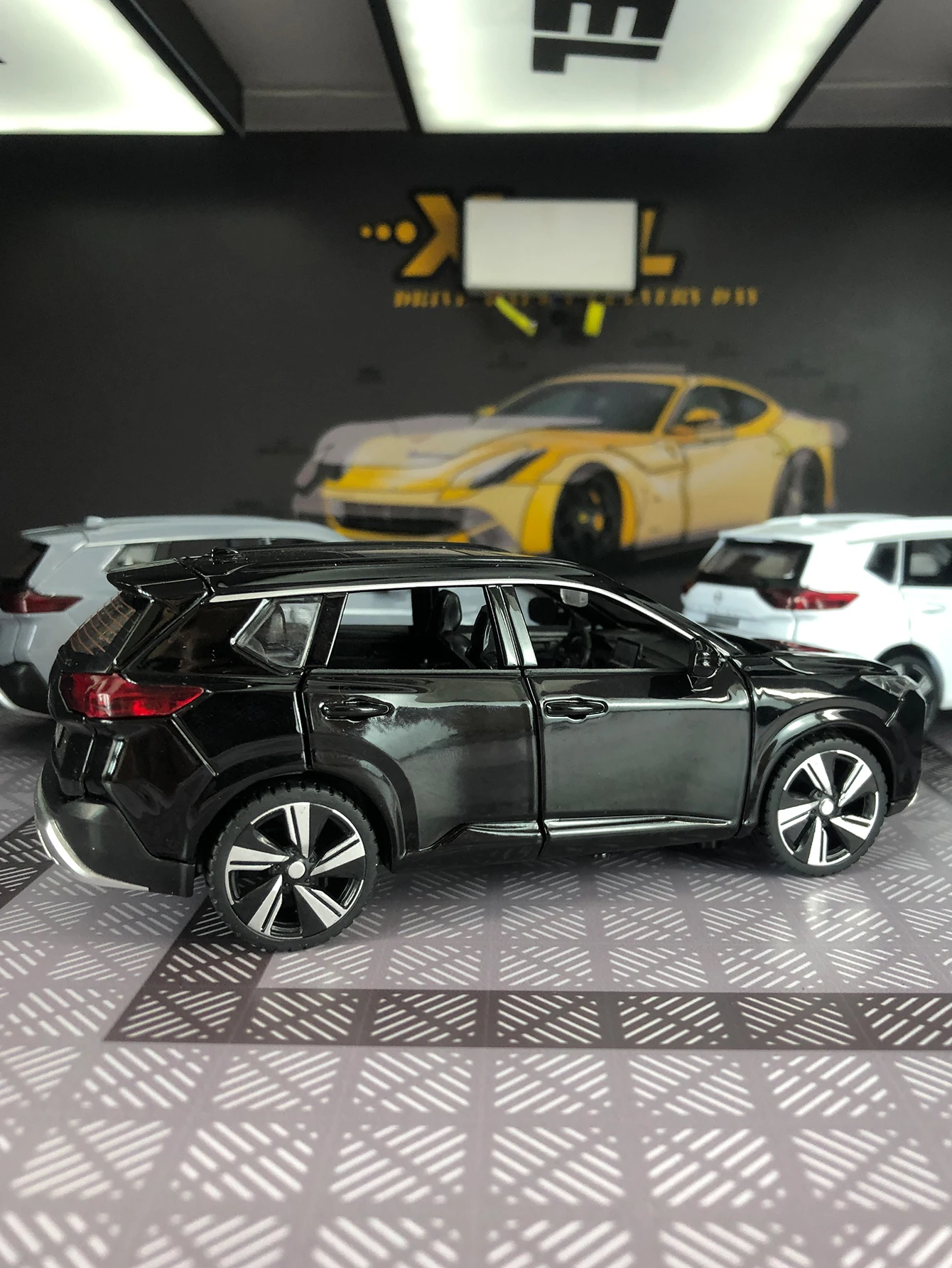 سيارة لعبة مجسمة مصنوعة من خليط معدني للطرق الوعرة مقاس 1:32 مع أبواب قابلة للفتح، سيارة هدية للأطفال