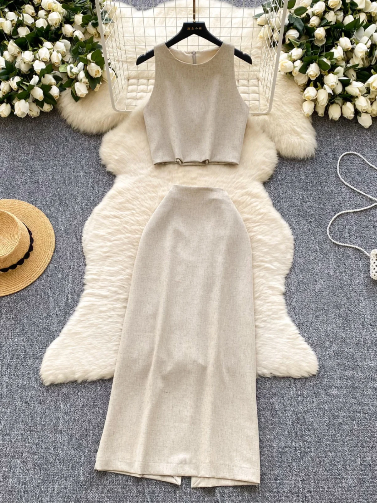 

Casual Summer Outfit Women's round Neck Sleeveless Top High Waist Split Skirt Fashionable Versatile Commute Ready Ensemble