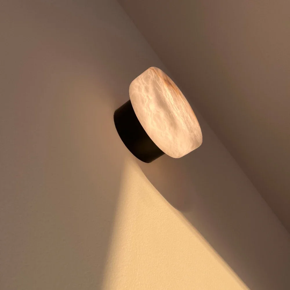 Lampada da parete moderna in ottone con testiera da comodino in marmo naturale spagnolo a LED, portico, soggiorno, sfondo, parete, hotel, scala, corridoio