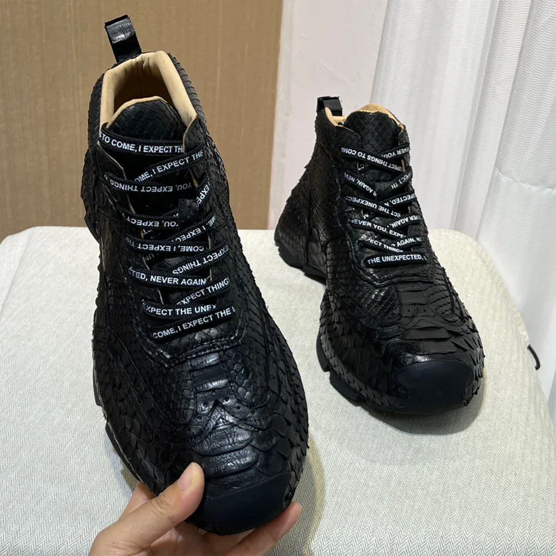 جديد أحذية رجالي الخريف الشتاء بيثون جلد الثعبان عالية أعلى عادية تنوعا الجلد الحقيقي الرجال الأسود العصرية أحذية مقاومة للاهتراء