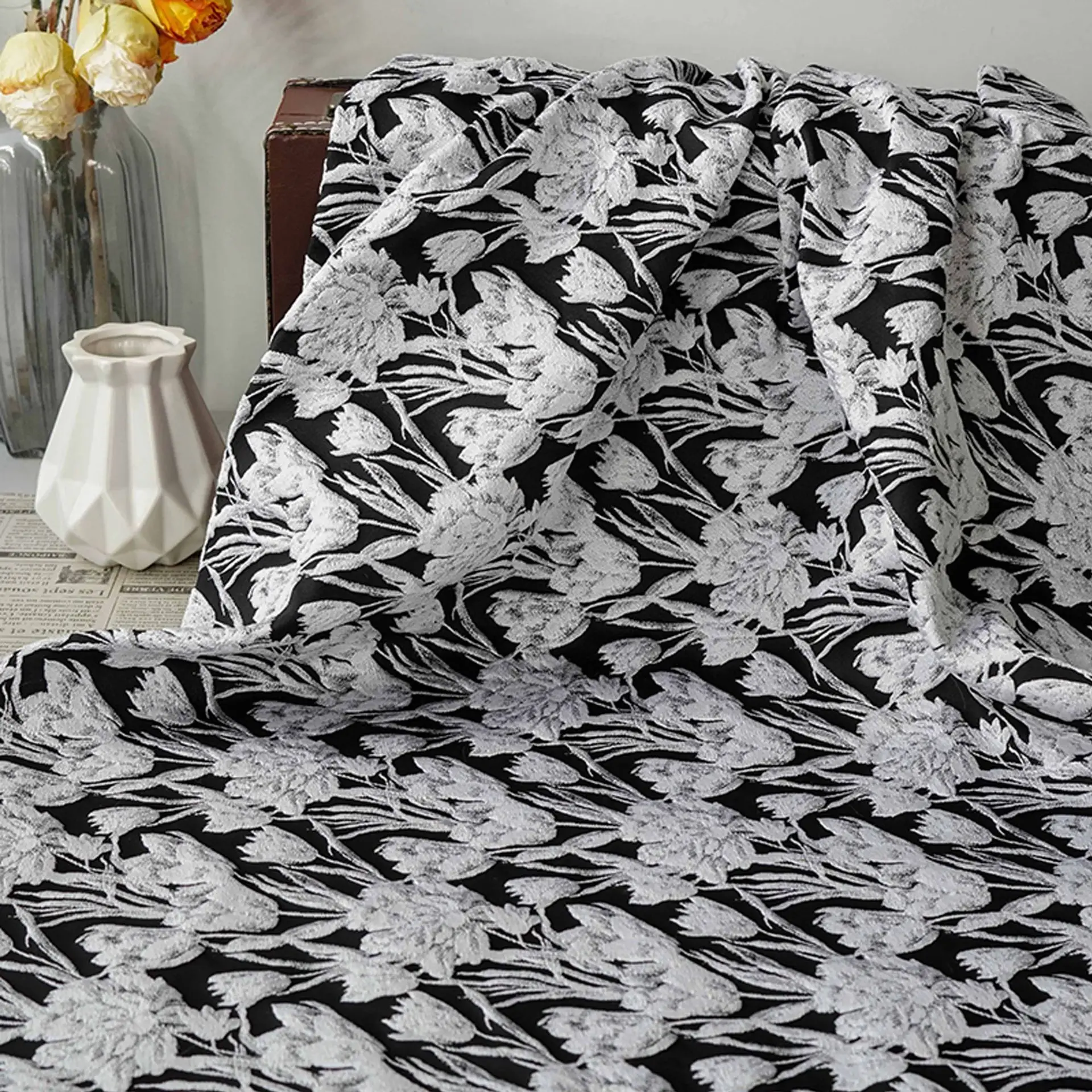 

Elegant 3D Embossed Black White Floral Yarn Dyed Jacquard Fabric for Formal Dress Vests Luggage Bag Decorative Sewing Fabric