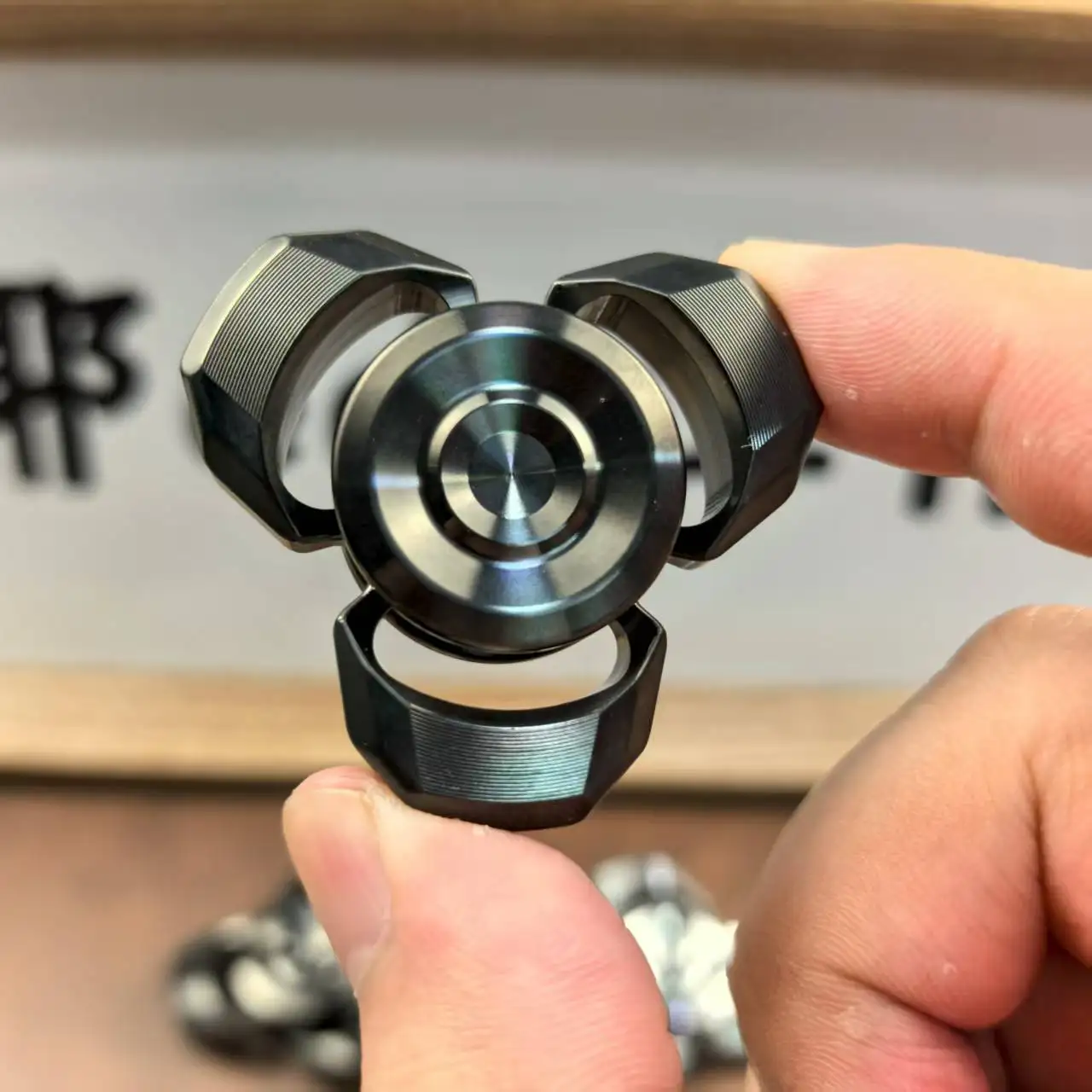 Foye EDC simple three-page fidget spinner Soft Talk Touch attack speed type stainless steel CD pattern stress-relieving toy