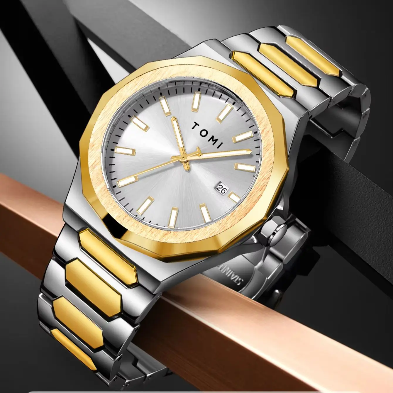 Men's Premium Luxury Quartz Watch with Classic Round Dial