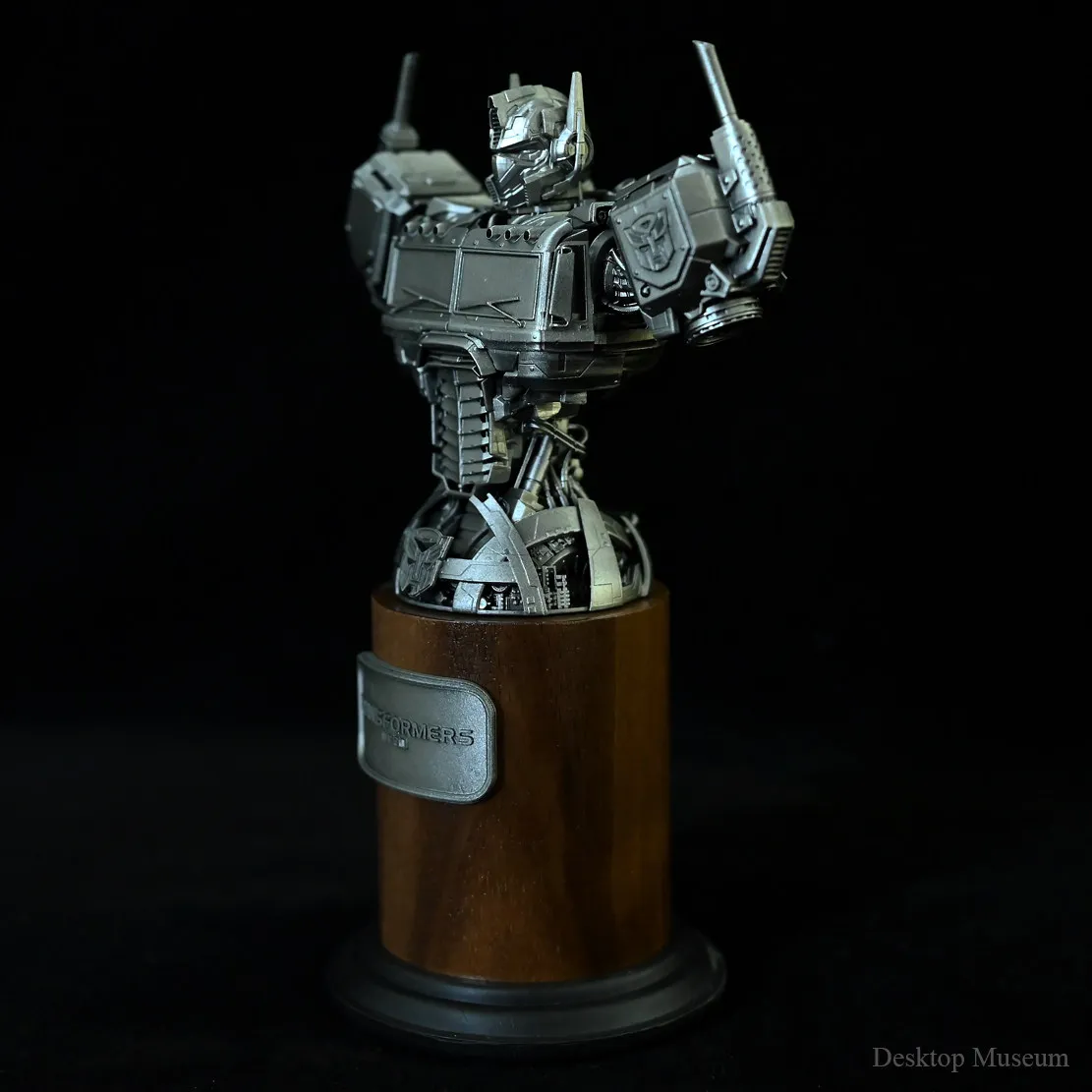 Machine Robot Bust 160mm Hand-Painted Resin Statue Sci-Fi Desk Decor