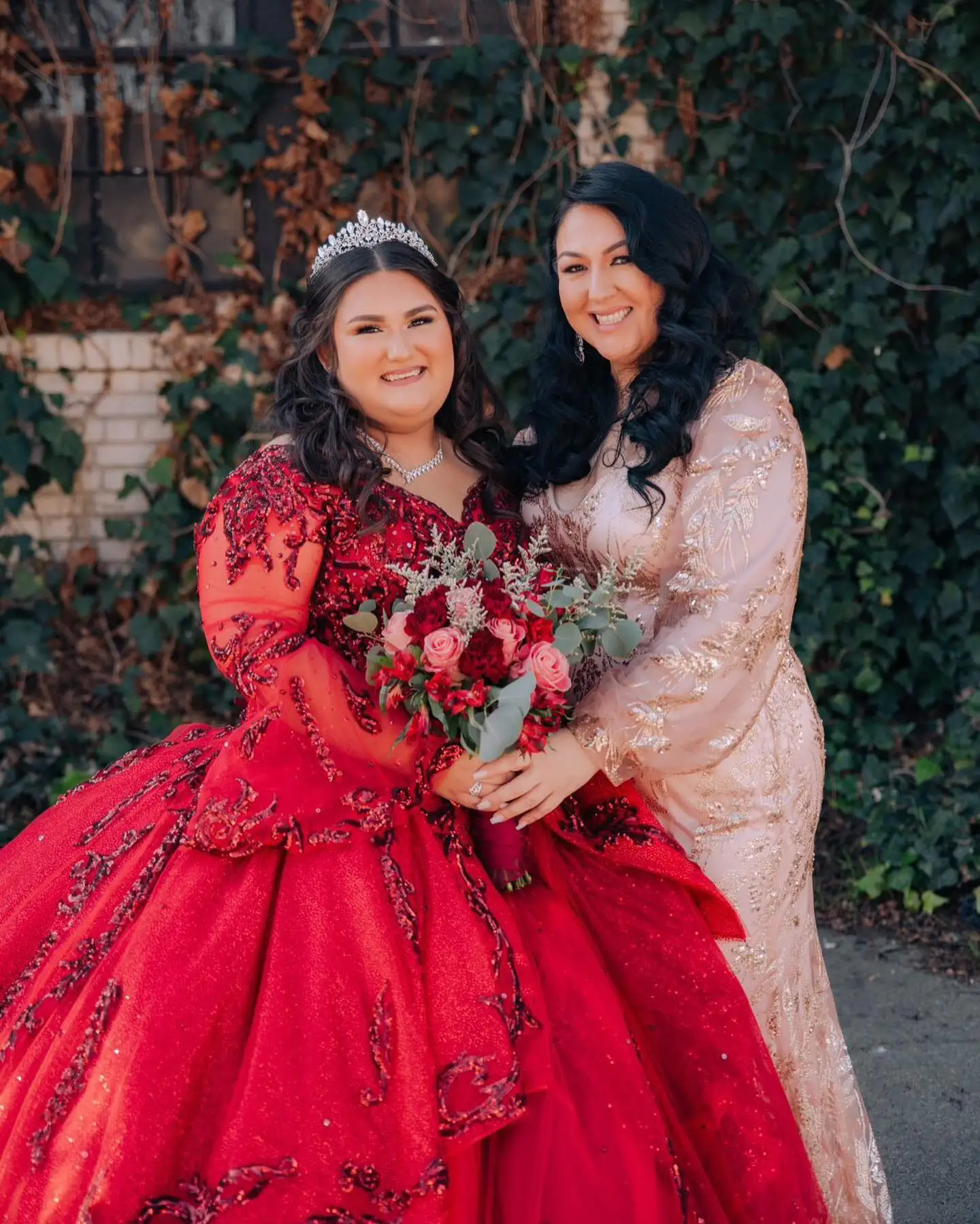 Długie rękawy Quinceanera sukienki balowe tiulowe studniówki słodkie 15 cekiny do sukienki koronkowe aplikacje Plus Size Vestido De Quinceañera