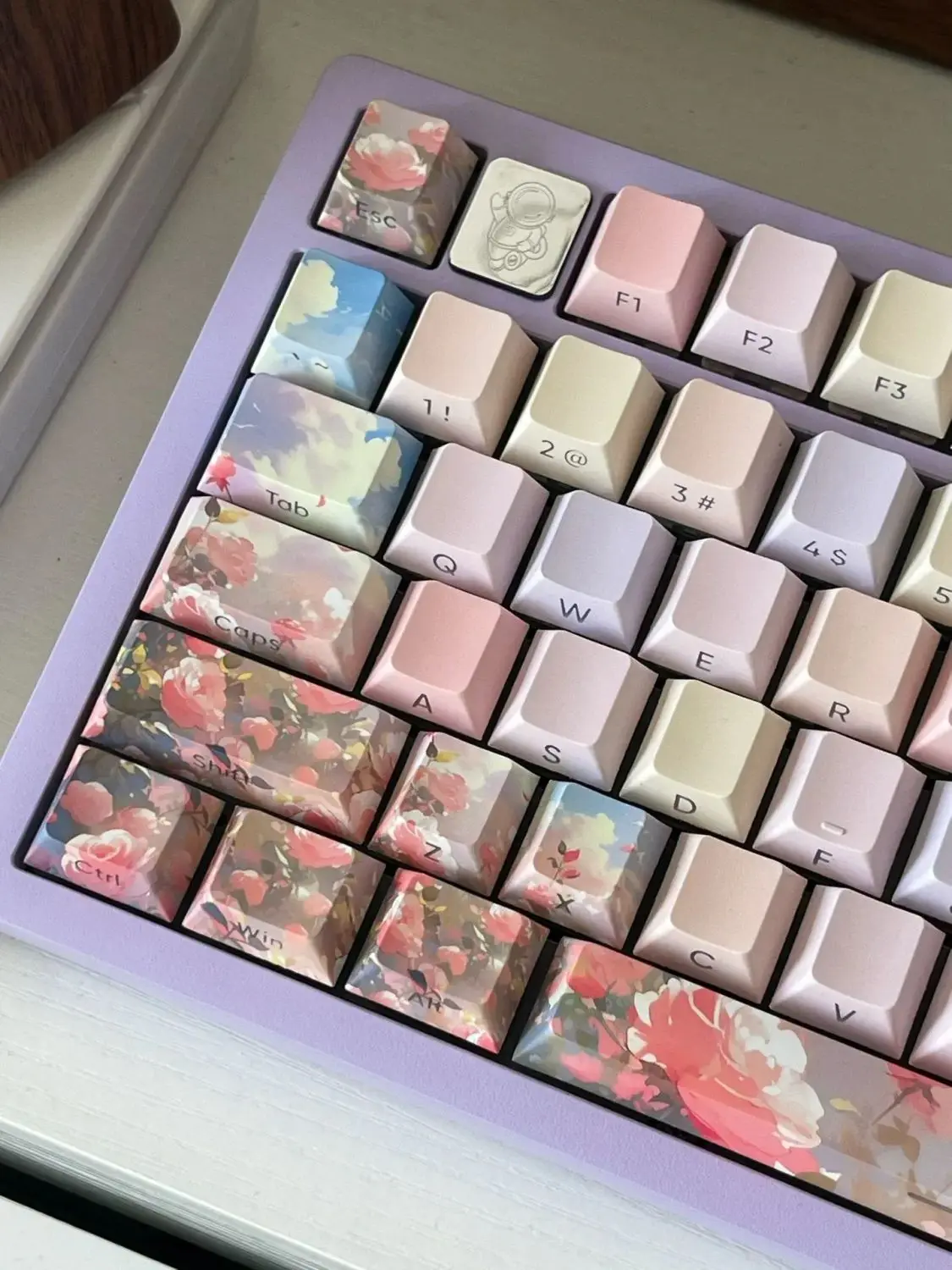 Chaveiro rosa colorido lado original gravado translúcido material pbt sublimação quente de cinco lados bonito cruz keycap