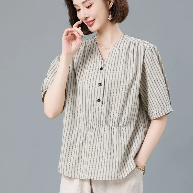 Chemise d'été en coton à manches courtes et col en V coupe ample