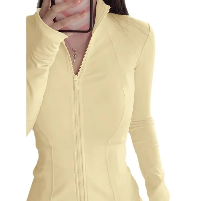 قميص نسائي بقصة ضيقة - قميص يوجا بغطاء للرأس بعامل حماية من الأشعة فوق البنفسجية 50+ قابل للتنفس