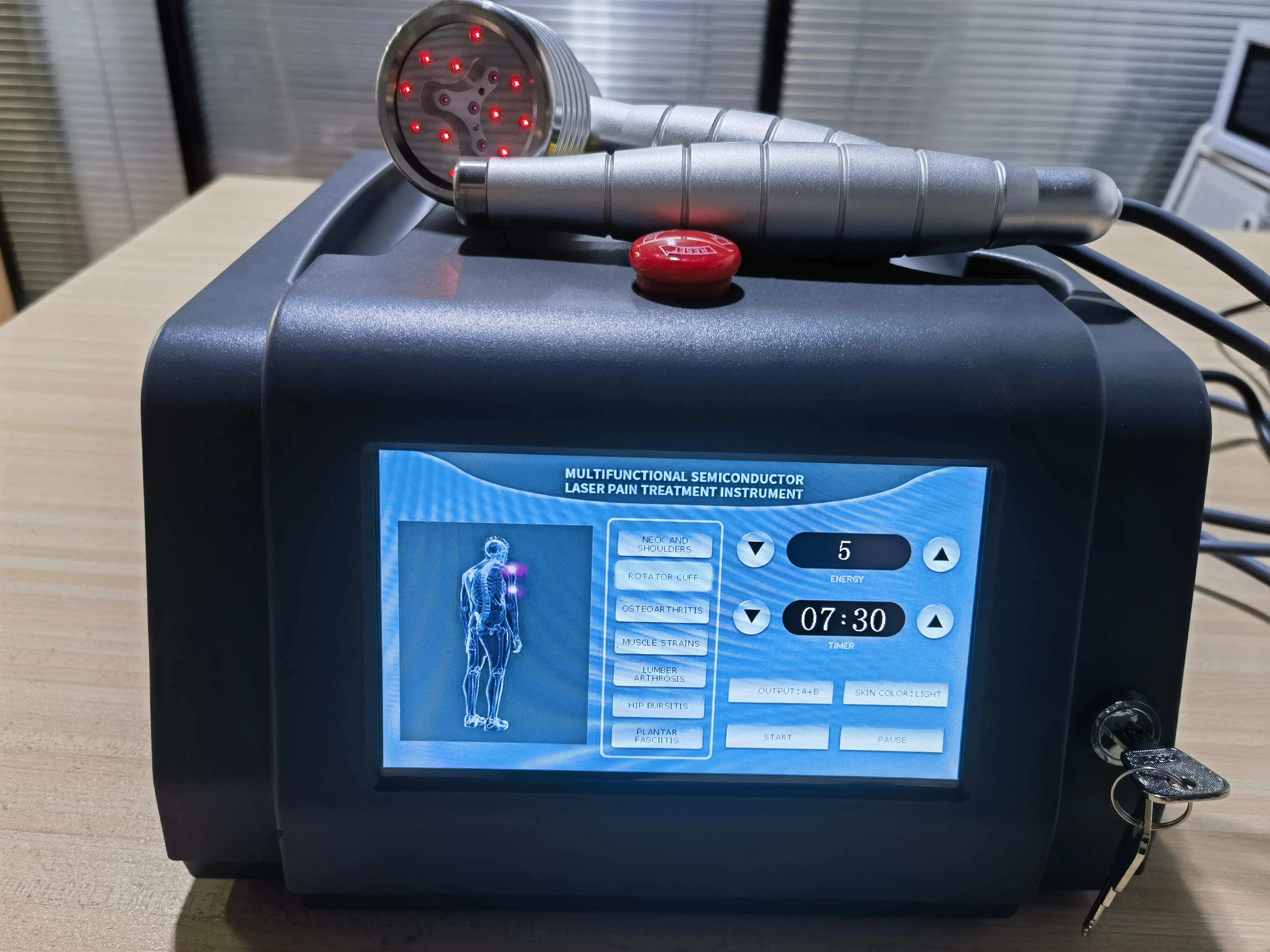 

HLKGO 3W/5W Red & Infrared 650nm 808nm Cold Laser Device Home Use for Meniscus Tears, Muscle Pain & Tissue Healing (16 Diodes)
