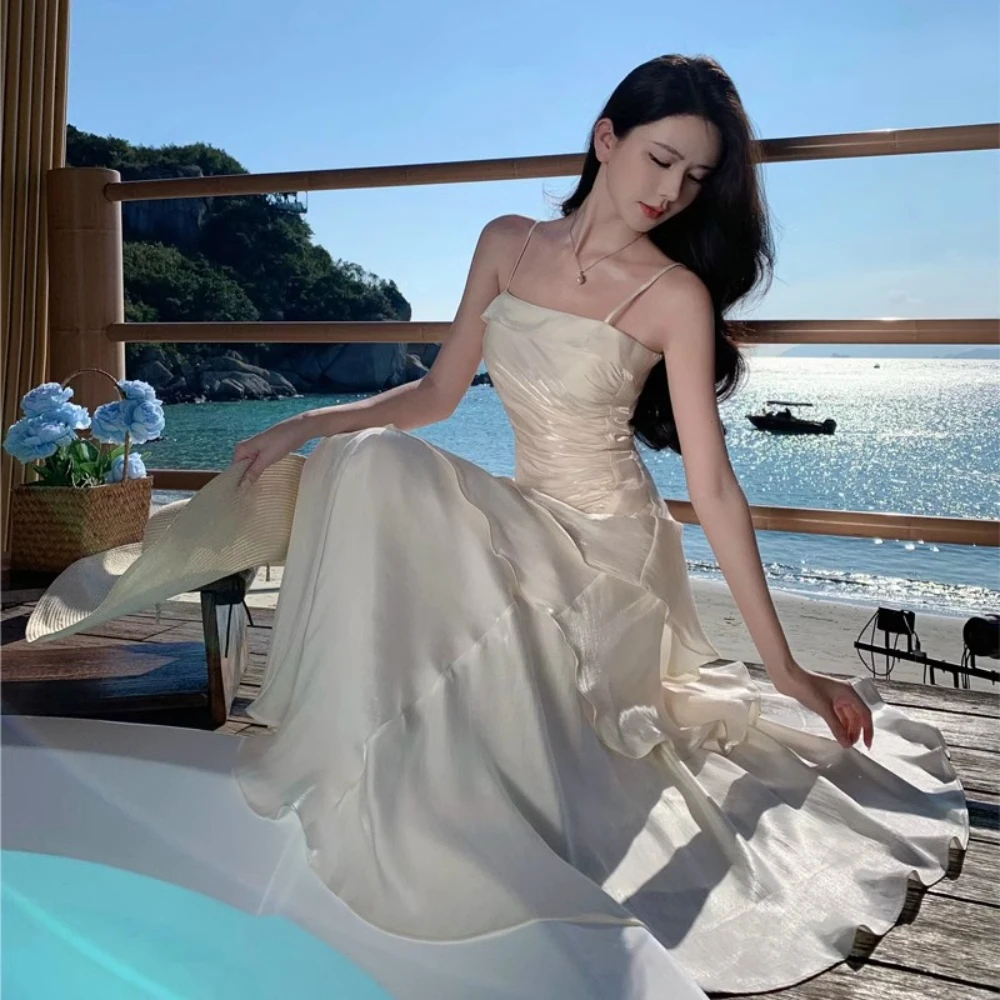 Niche Light Luxury High-end Ruffle Big Hem Evening Dress Women's French Style Temperament Waist Cinching Spaghetti Strap Dress