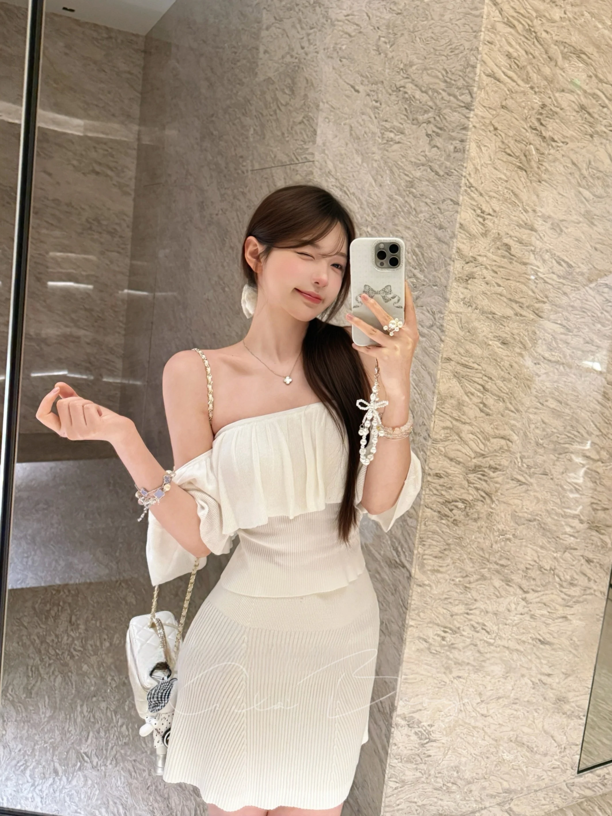 

Сексуальный шикарный вязаный топ с кружевной отделкой, модный, с открытыми плечами, укороченный, приятный к телу, дышащий, женская блузка