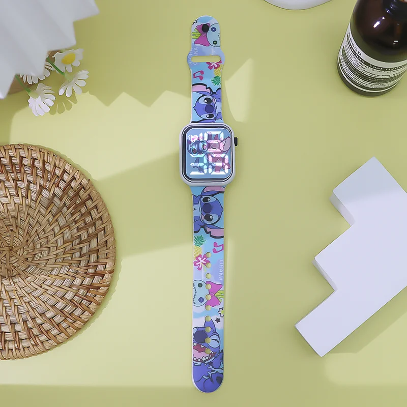 새로운 디즈니 스티치 어린이 시계 소년과 소녀 어린이 전자 시계 패션 디지털 시계 여성 Relógio Infantil