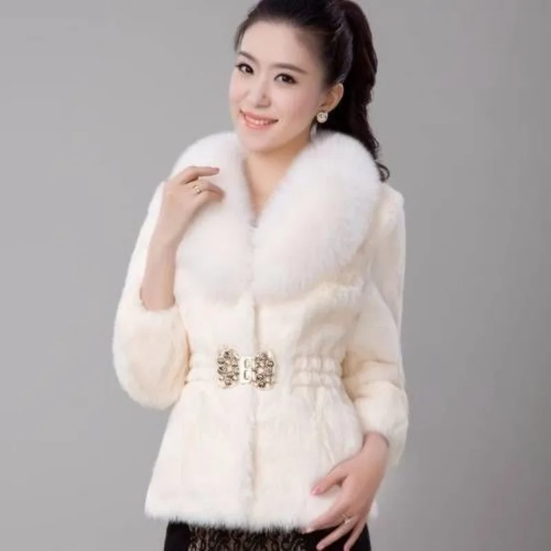 Faux Fur Jacket Women's Clothing 2026 Autumn Winter Imitation Fox Fur Collar Short Slimming Rhinestone Buckle Commute Women Coat
