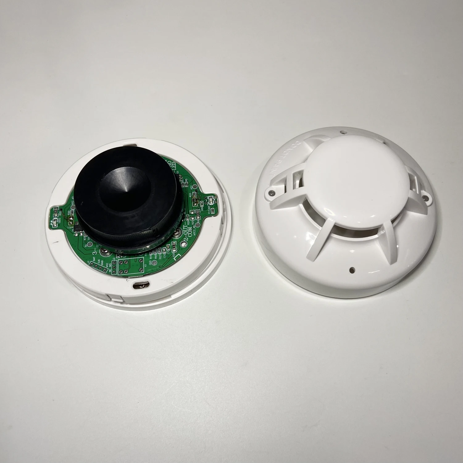 1Pcs Conventional Over Heat Detector 9-28Vdc Indoor Ceiling Fire Alarm Smoke Sensor Temperature Sensor