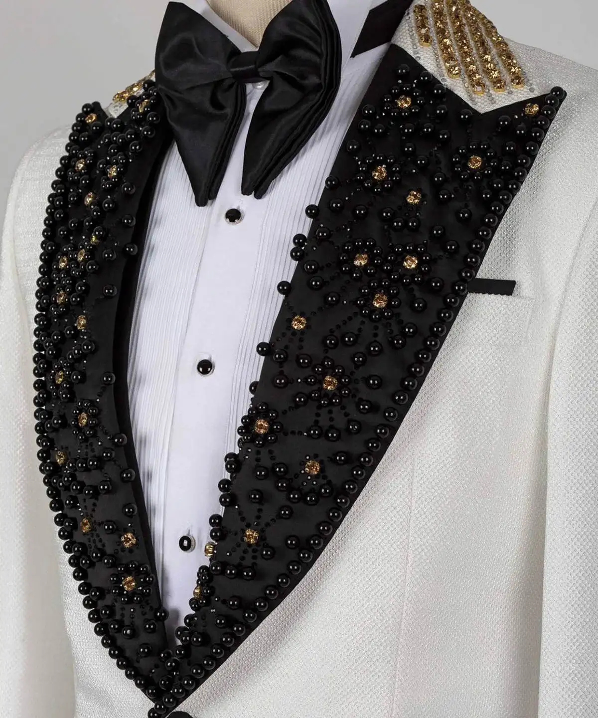 Handsome Men Wedding Tuxedos Beading Peaked Lapel Groom Banquet Wear 2 Pieces Tailored Birthday Party Prom Fashion Pants Sets