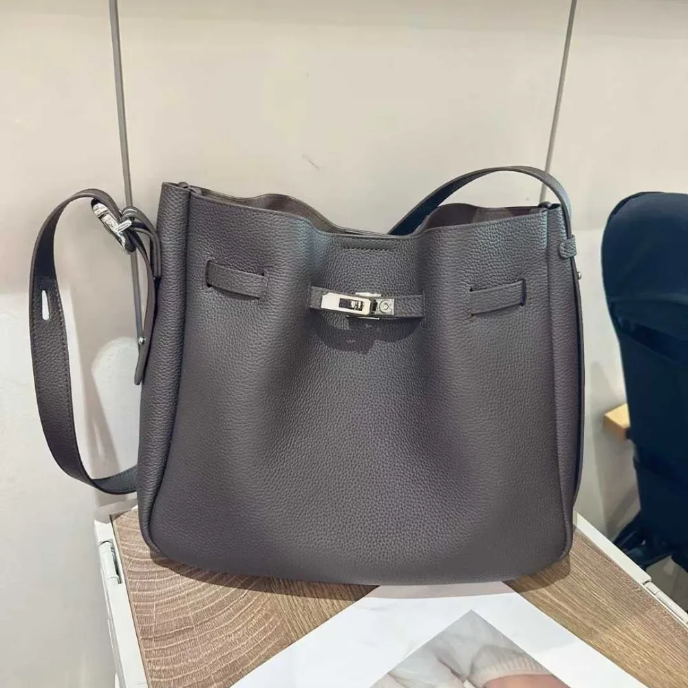 

Women's New Commuter Versatile Bag 2026 Retro Shoulder Armpit High-end Unique Attractive Niche Design Casual Relaxation Daily