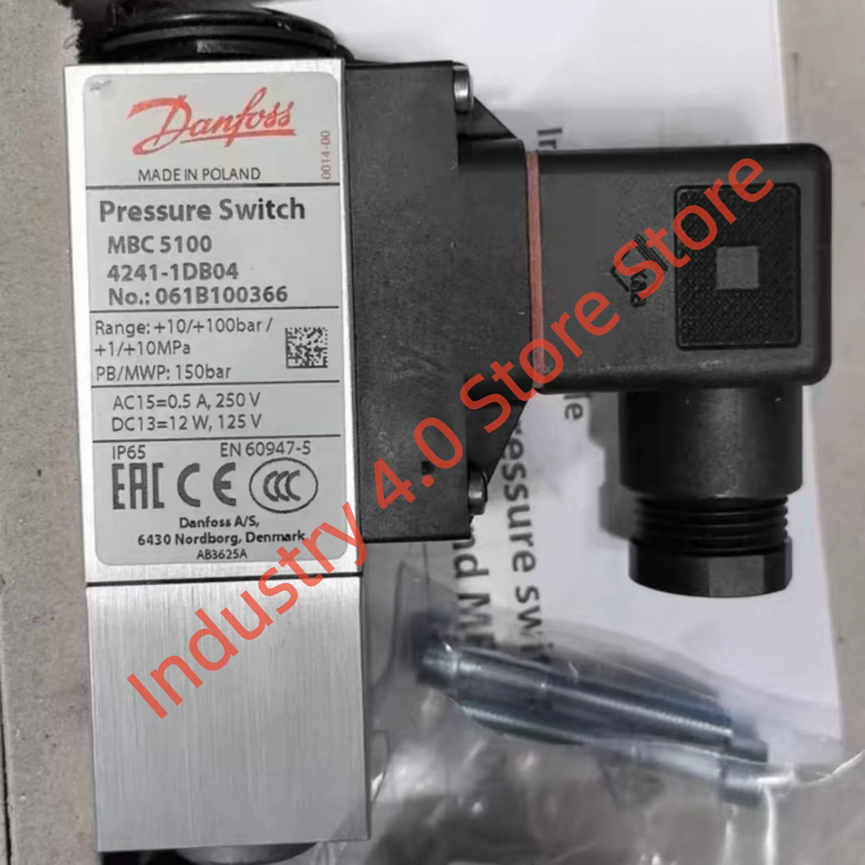 

Датчик давления марки 061B100366 MBC5100 061B100466 MBC5100 новый