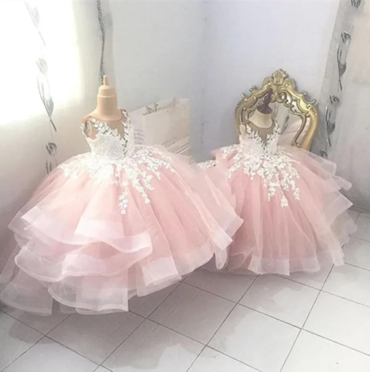 

Pink Tulle Flower Girls Dress Lace Appliques Pleated Floor Length Dresses Princess Birthday Party Ball Gowns Customized