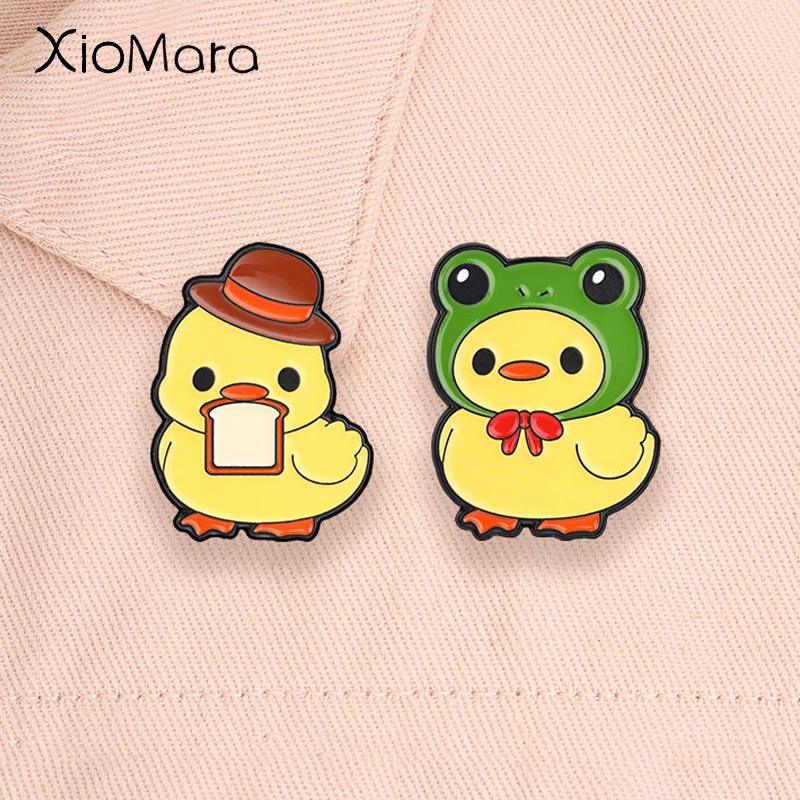 Cute Yellow Duck Enamel Pins Cartoon Top Hat Toast Frog Hat Duck Funny Cosplay Animal Booch Lapel Badge Jewelry Gift for Friends