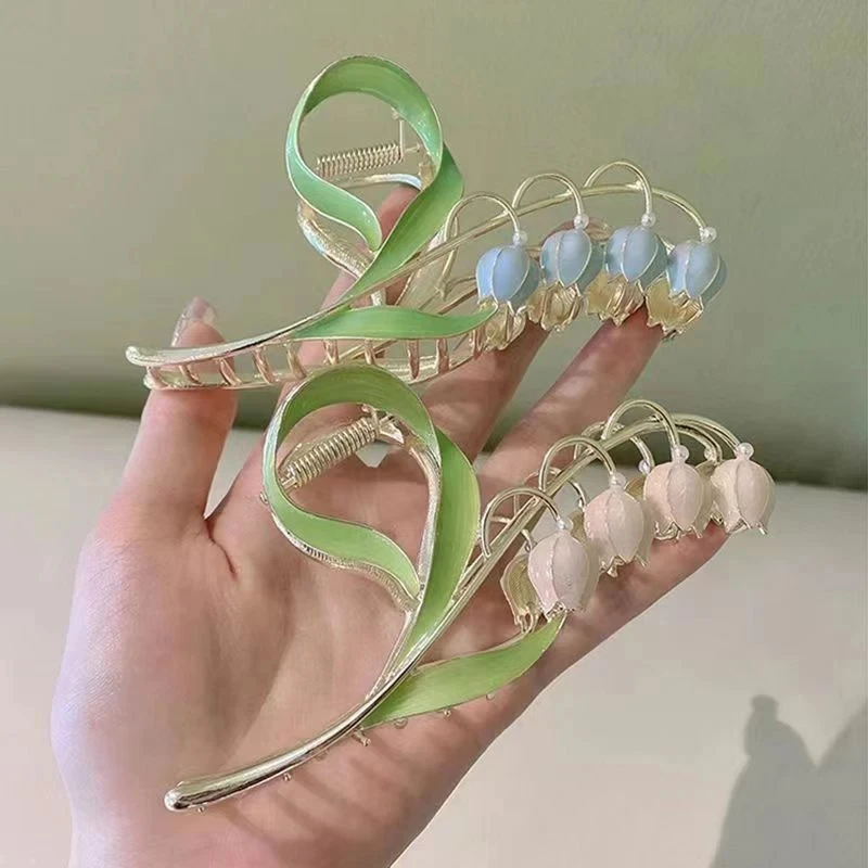 Women Elegant Flowers Hollow Geometric Metal Hair Claw Vintage Temperament  Hair Clips Sweet Hairpin Fashion Hair Accessories