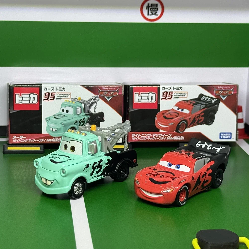 Takara tomy tomica disney relâmpago mcqueen 2024 edição especial liga brinquedo motor diecast metal modelo presente