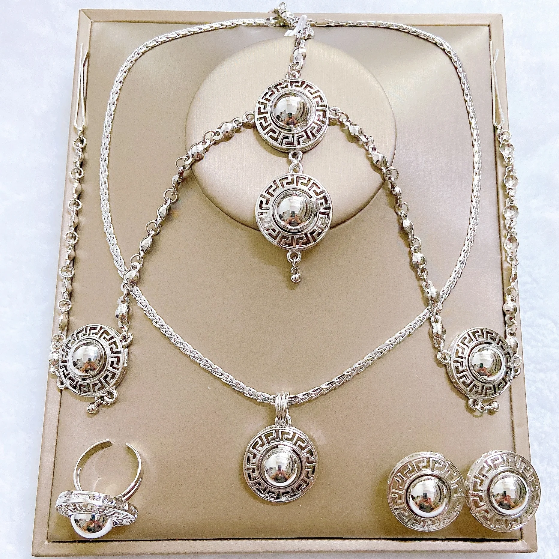 Yulaili Hotsale Ethiopian Gold Plated Jewelry Charming Stunning llaveros Collar Pulseras pin Pendientes tentacles Anillo 4PC Set