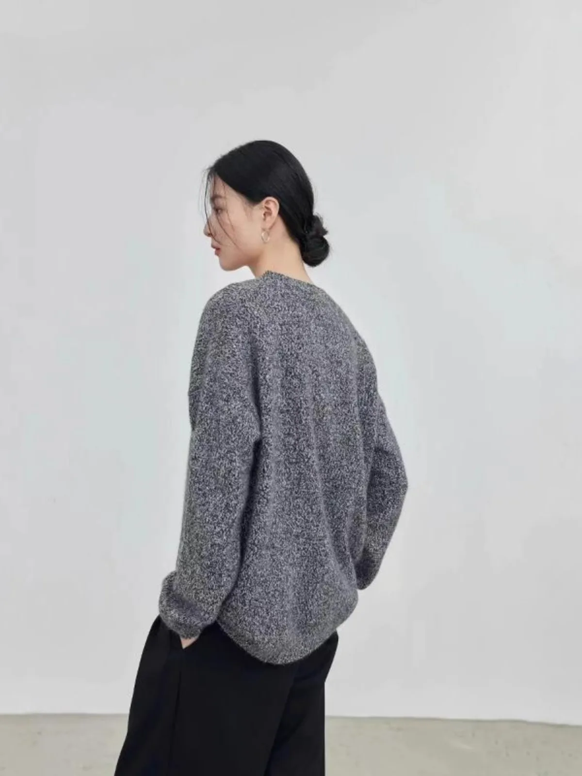 Simple temperament ~ cashmere sweater women's round collar yarn pullover sweater loose lazy style thick knit base shirt