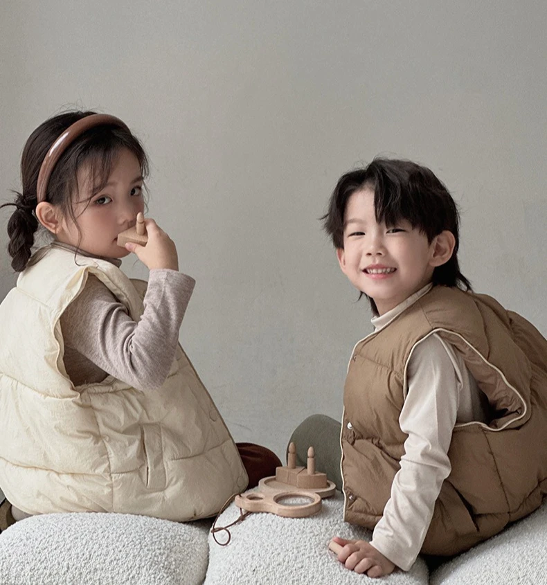 

2025 детский жилет-пуховик, осень/зима, новая модная повседневная однотонная теплая куртка без рукавов для мальчиков и девочек