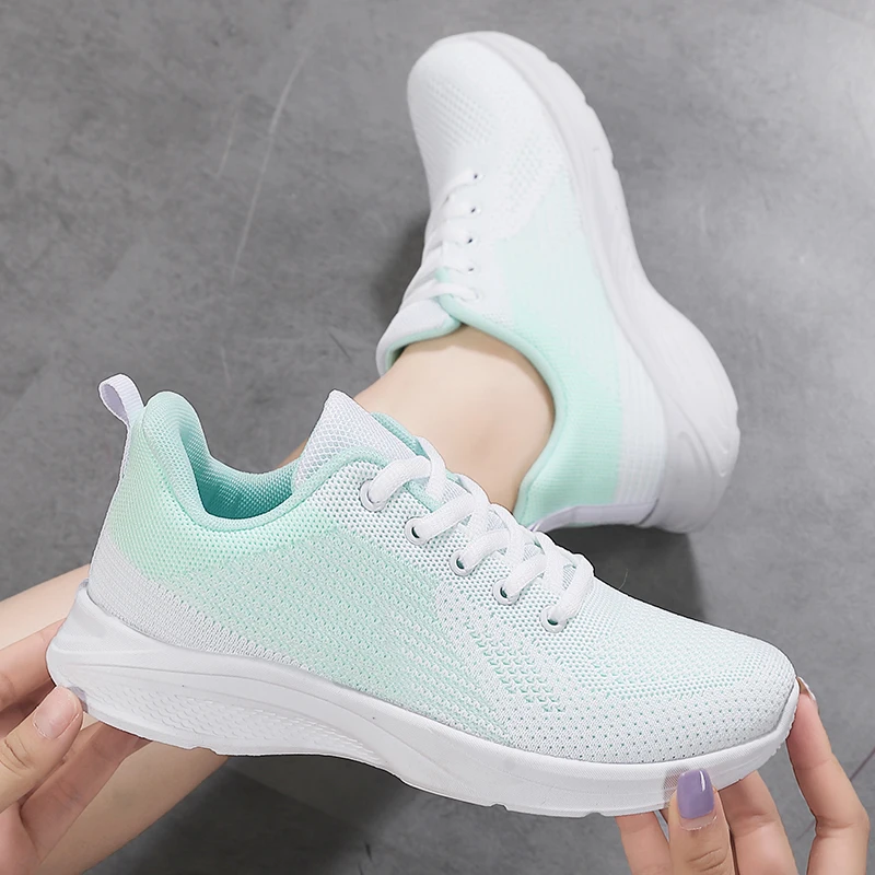 مصمم الأصلي المرأة أحذية رياضية كاجوال موضة تنفس المشي شبكة حذاء مسطح المرأة رياضة مبركن الأبيض الأحذية النسائية