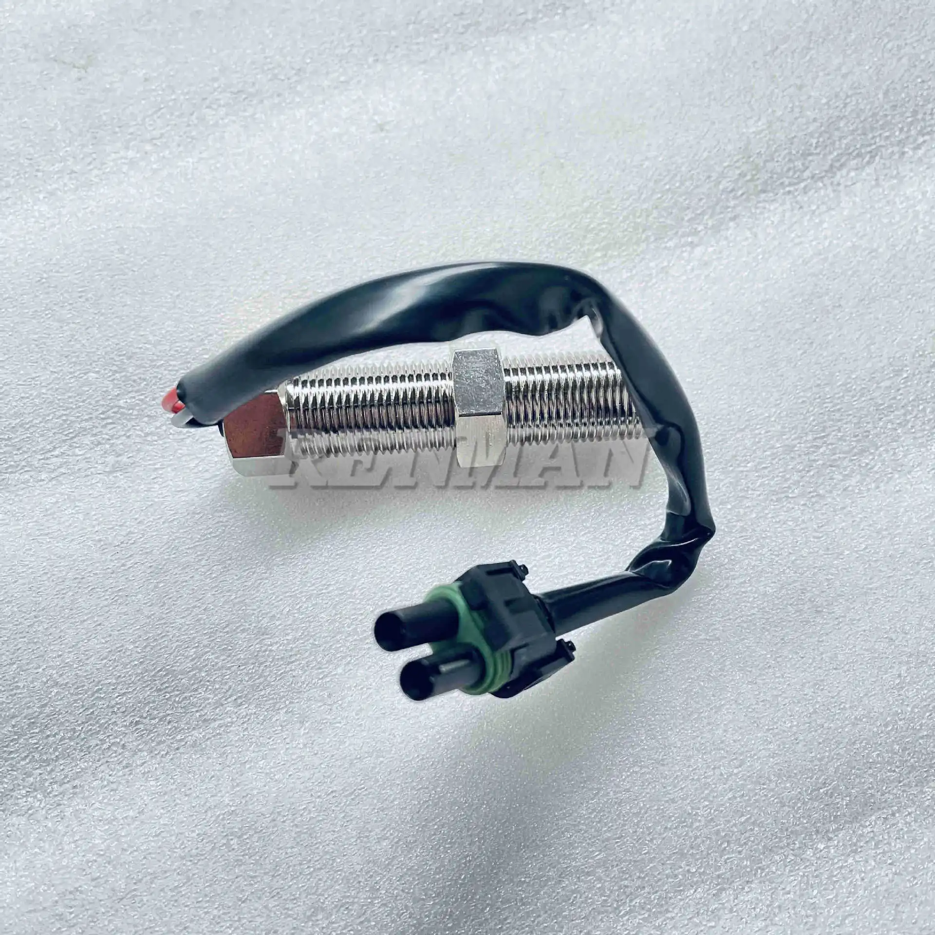 

Excavator Cummins speed sensor QSX15/QSX19/3039524 magnetoelectric speed sensor