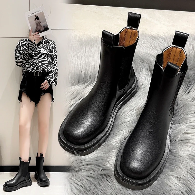 Thick Soled martens Boots Women's British Wind 2022 New Autumn Winter with Velvet Smoke Boots Network Red Tube