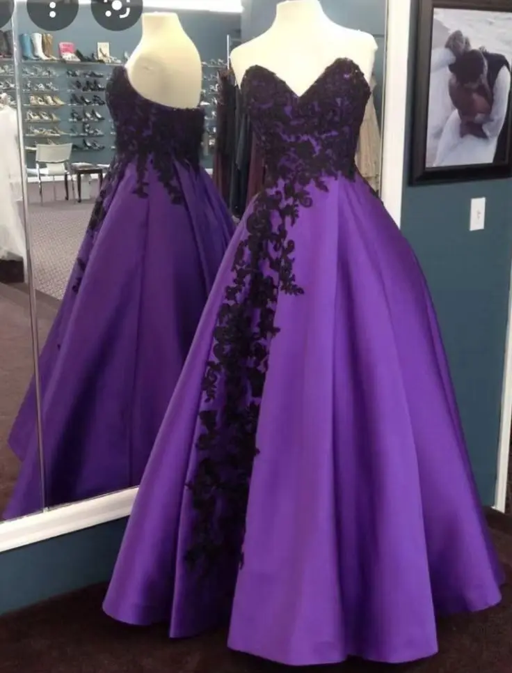 Purple and black Wedding Dress Lace Appliques A-Line Sleeveless Satin Vintage Gothic Bridal Gowns Floor Length Customized