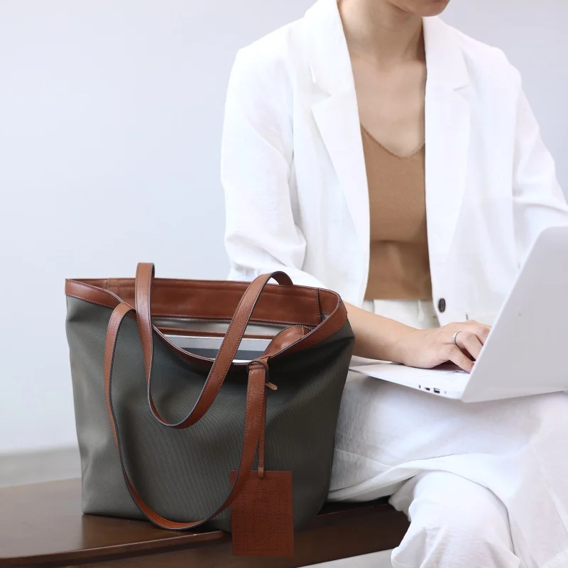 Large Capacity Nylon Zipper Tote For Women Sturdy And Durable Shoulder Bags Suitable For Working And Daily Using Handbag
