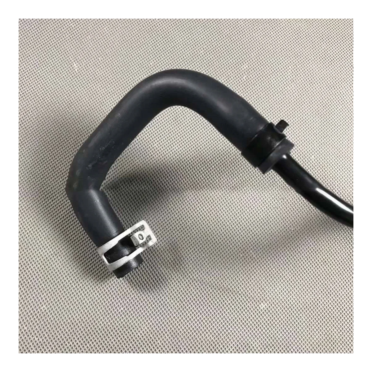 Radiator Water Tank Backwater Hose CN118C012AA for Fiesta Ecosport 1.5T 2013-2017