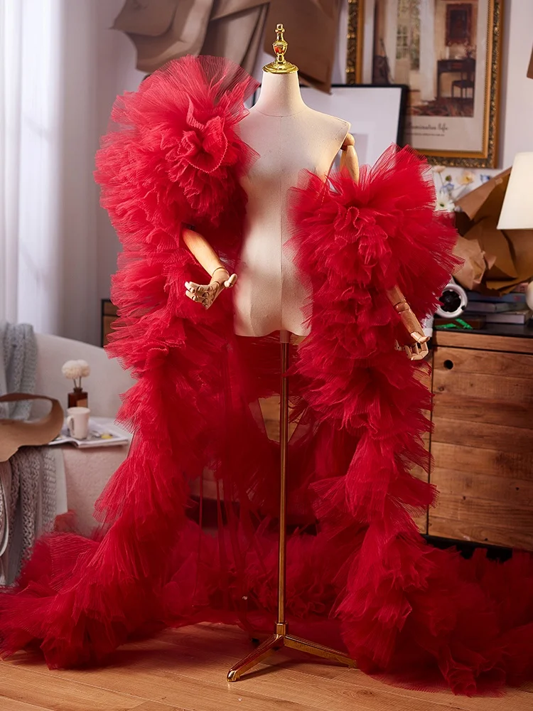 red-oversized-awl-design-sensation-2026-new-host-evening-gown-accories-luxury-train-tailor-made-faion-photoaphy