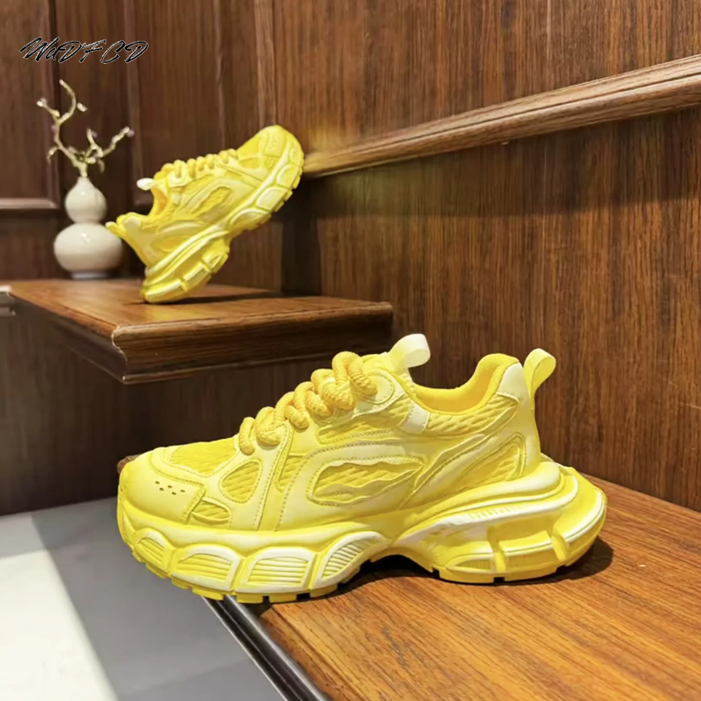 Chunky Sneakers Men Designer Retro Distressed Sport Shoes Fashion Casual Leather Mesh Breathable Height Increased Platform Shoes
