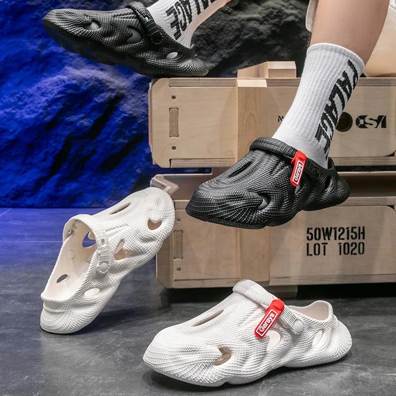 Summer New EVA Perforated Shoes for Men, Odorless Feet, Worn Out for Sports, Wear-Resistant, and Hooded Sandals for Men